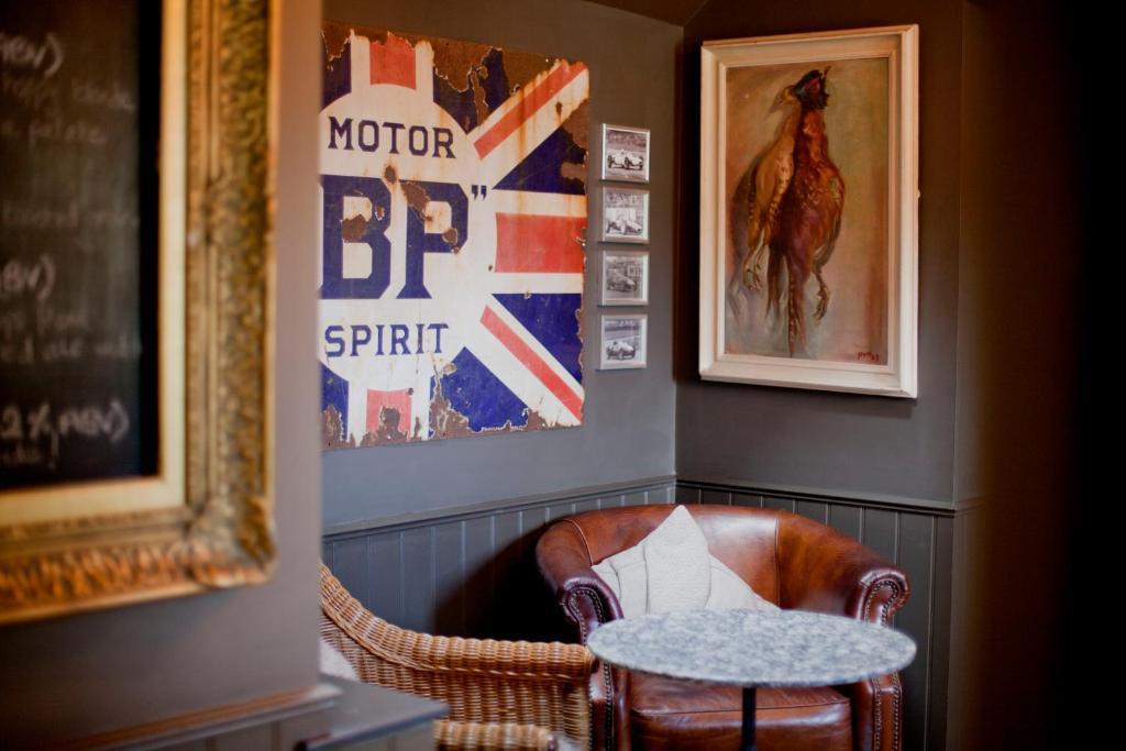 The White Horse Hotel Chilgrove Eksteriør billede
